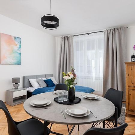 Corner Apartments Near Vistula River คราคูฟ ภายนอก รูปภาพ