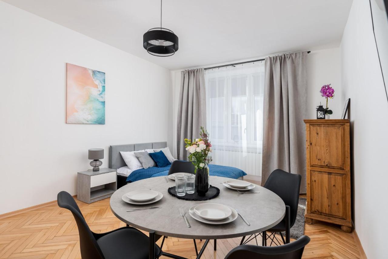 Corner Apartments Near Vistula River คราคูฟ ภายนอก รูปภาพ