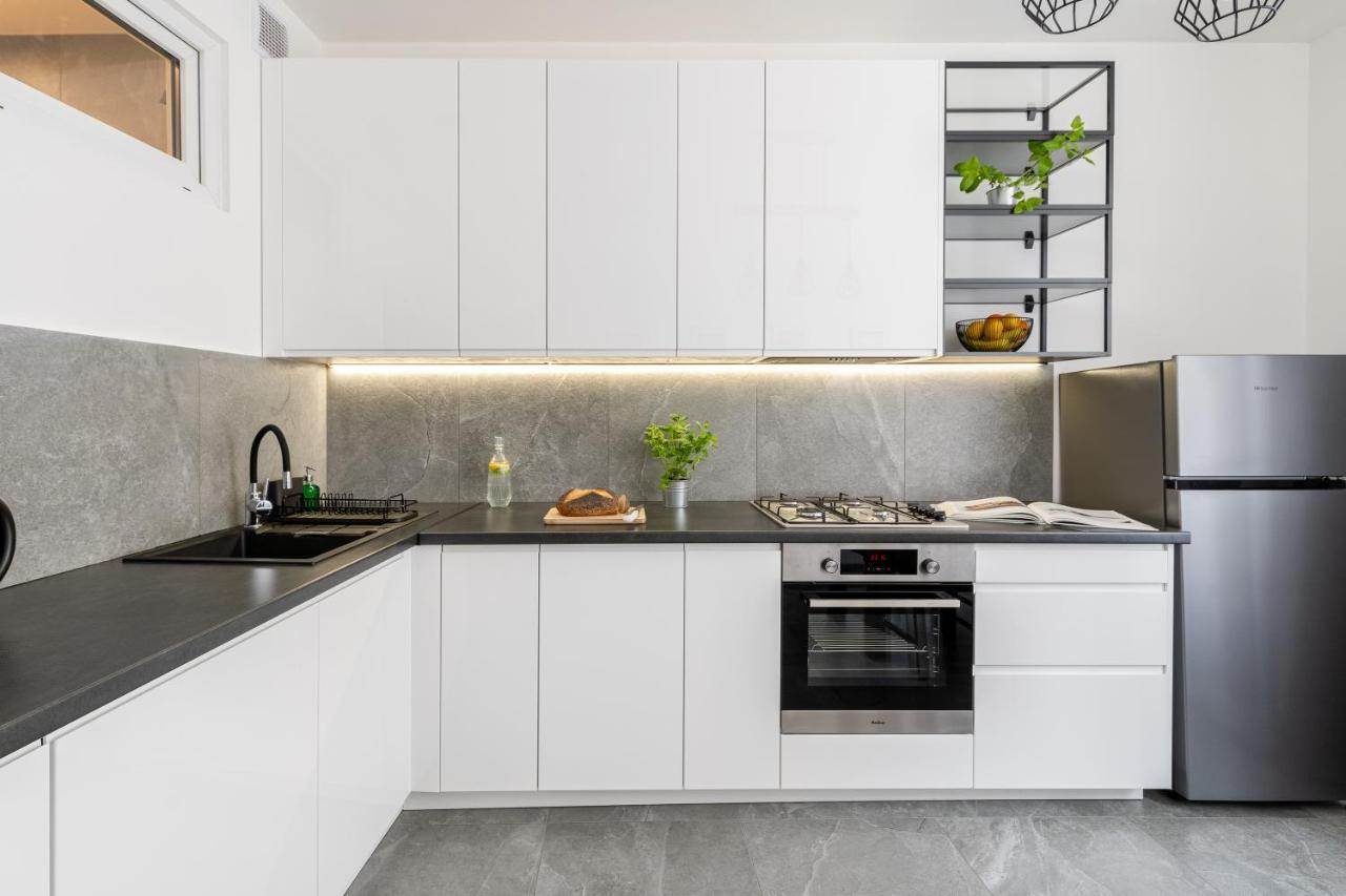 Corner Apartments Near Vistula River คราคูฟ ภายนอก รูปภาพ