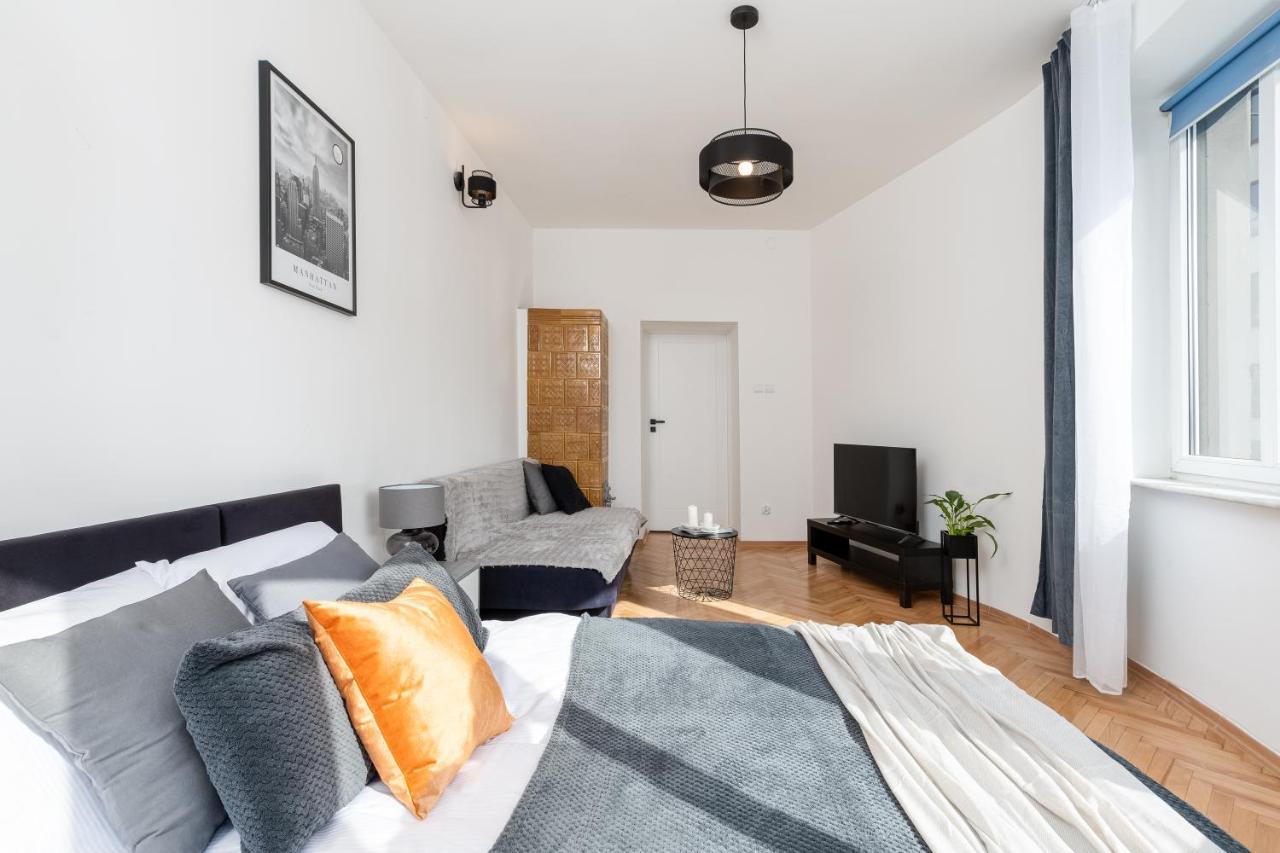 Corner Apartments Near Vistula River คราคูฟ ภายนอก รูปภาพ
