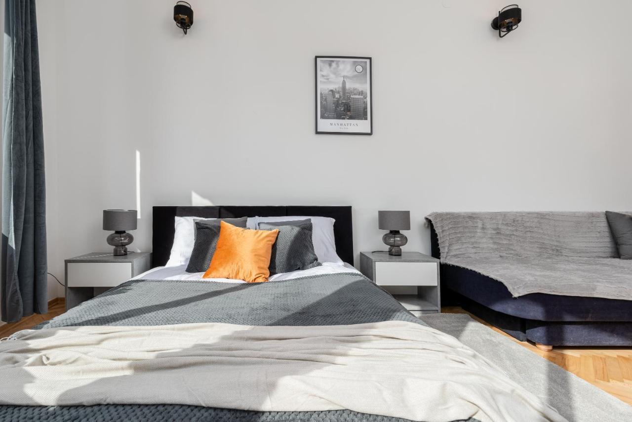 Corner Apartments Near Vistula River คราคูฟ ภายนอก รูปภาพ