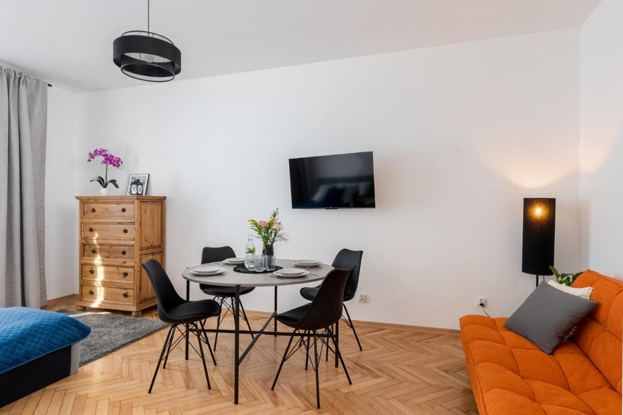 Corner Apartments Near Vistula River คราคูฟ ภายนอก รูปภาพ