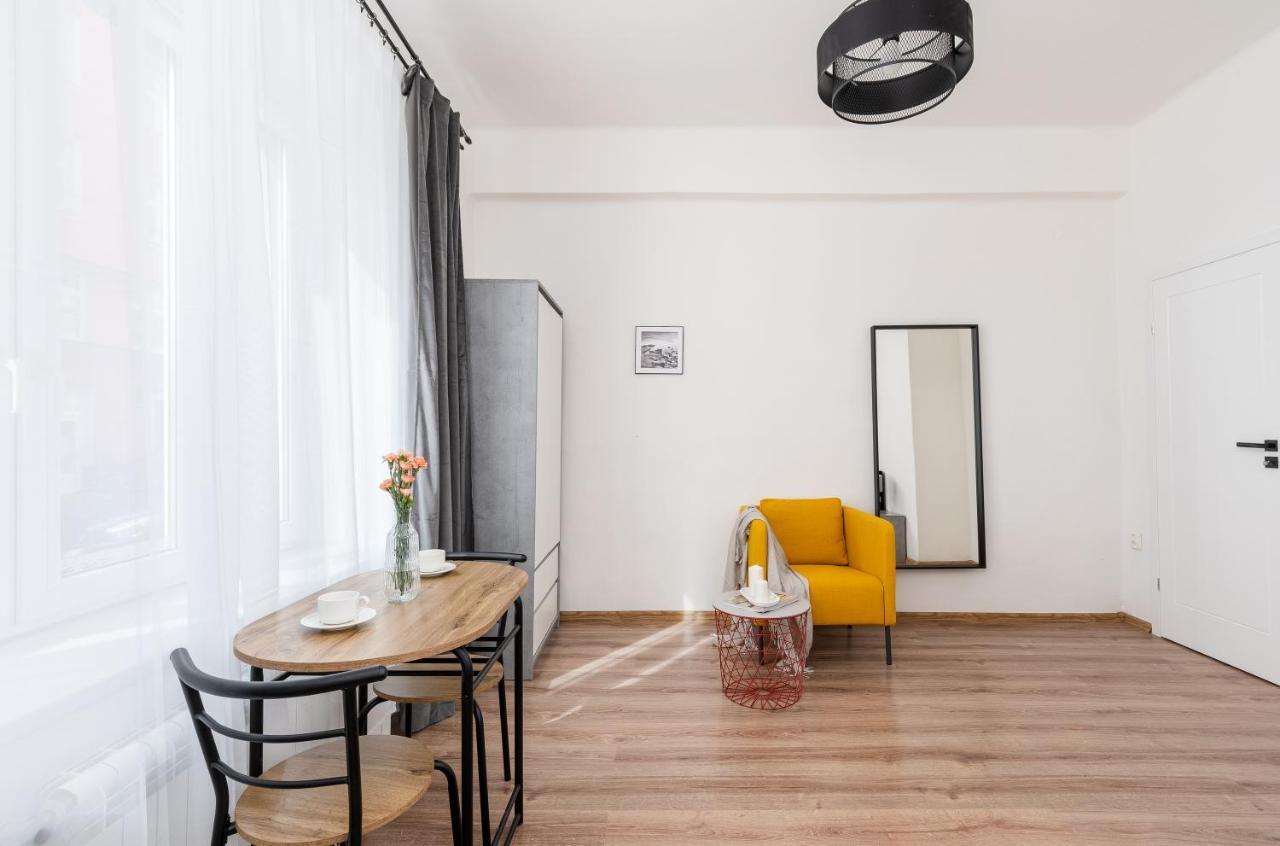 Corner Apartments Near Vistula River คราคูฟ ภายนอก รูปภาพ